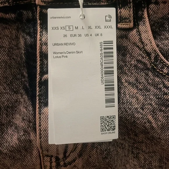 Pink distressed skirt set - Picture 3 of 4